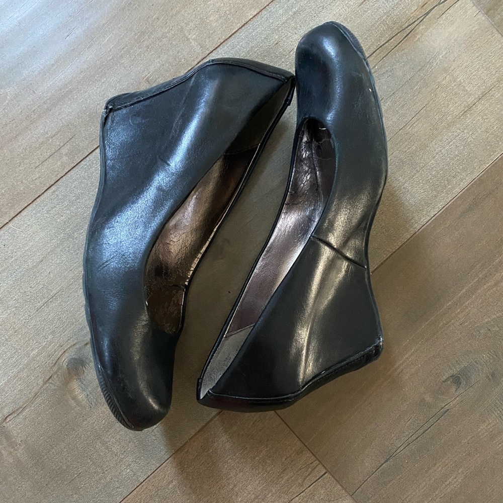 Black Kenneth Cole wedges